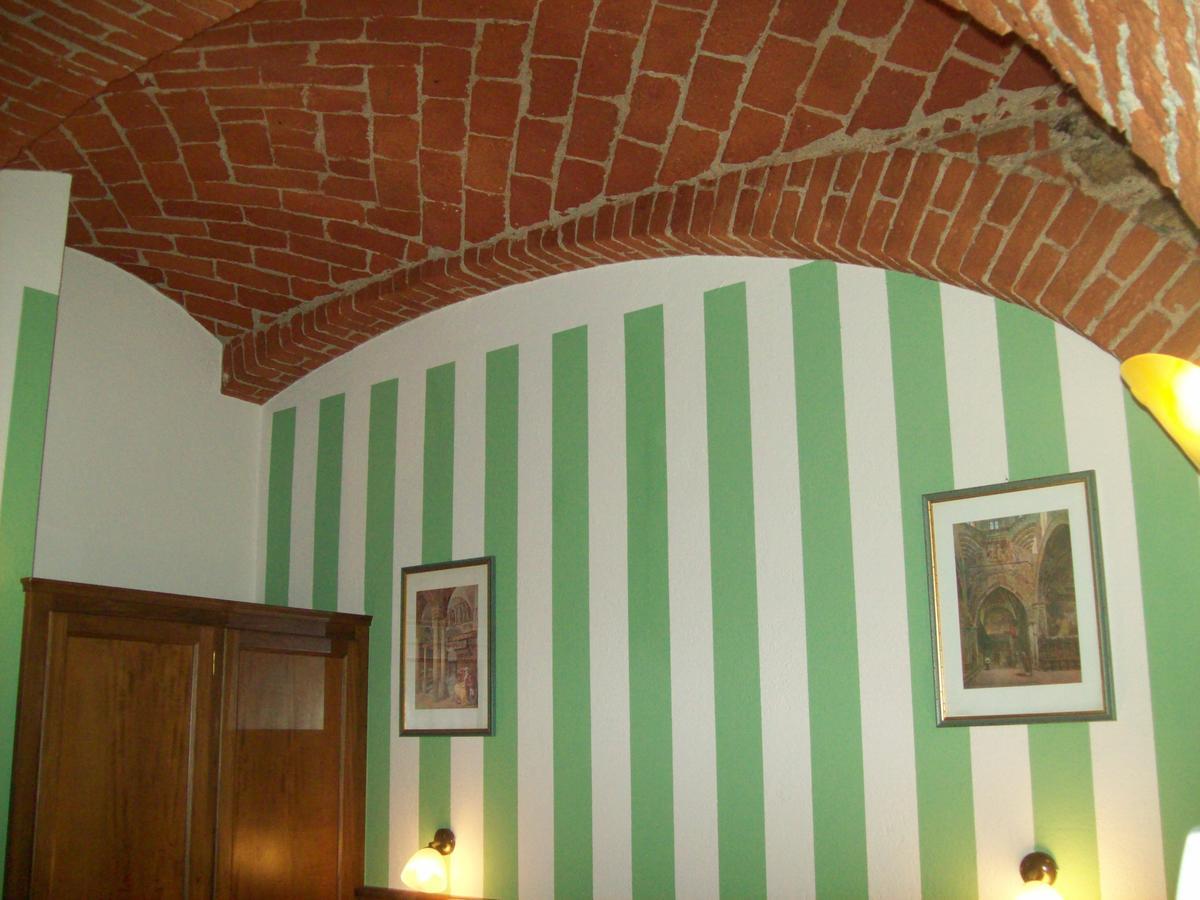 Hotel Excalibur Revello ภายนอก รูปภาพ
