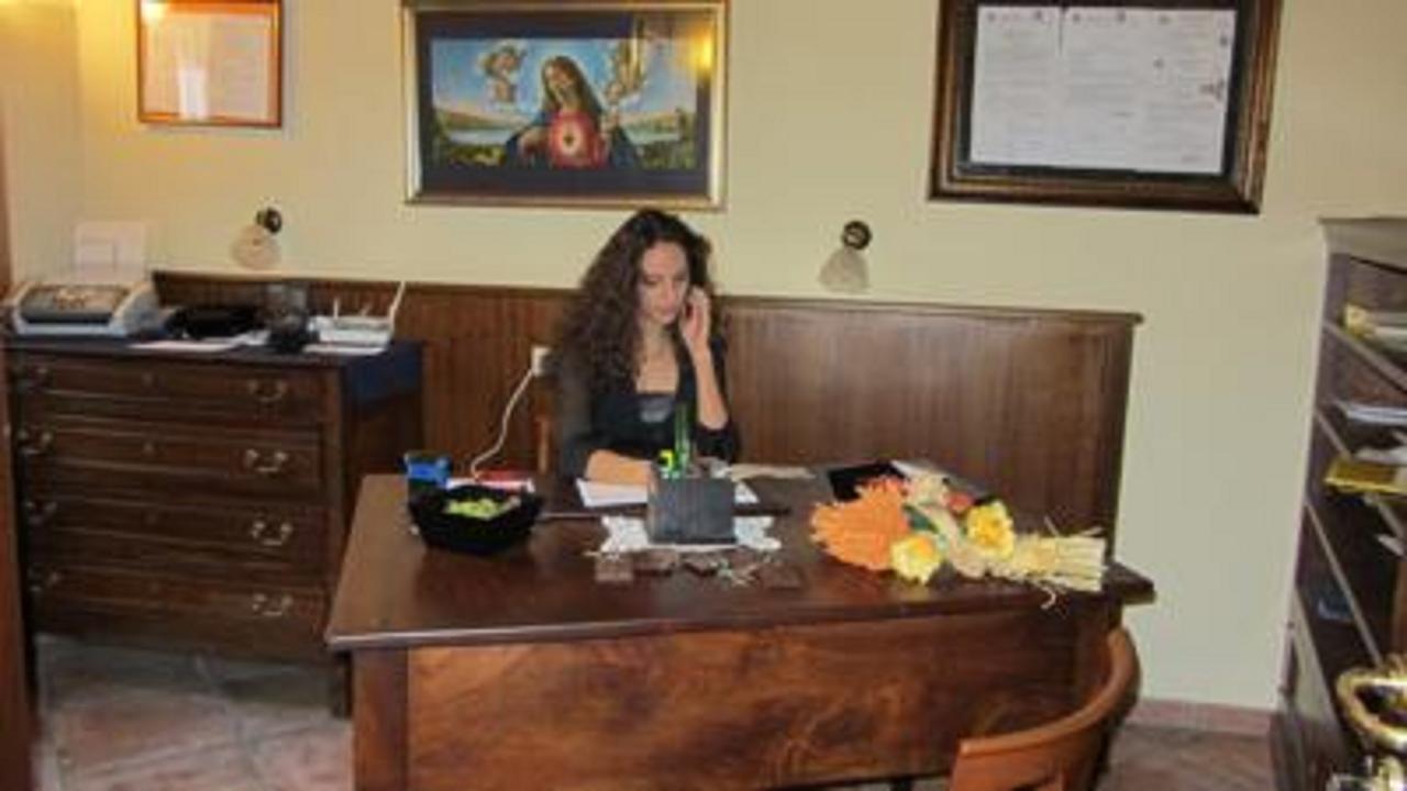 Hotel Excalibur Revello ภายนอก รูปภาพ