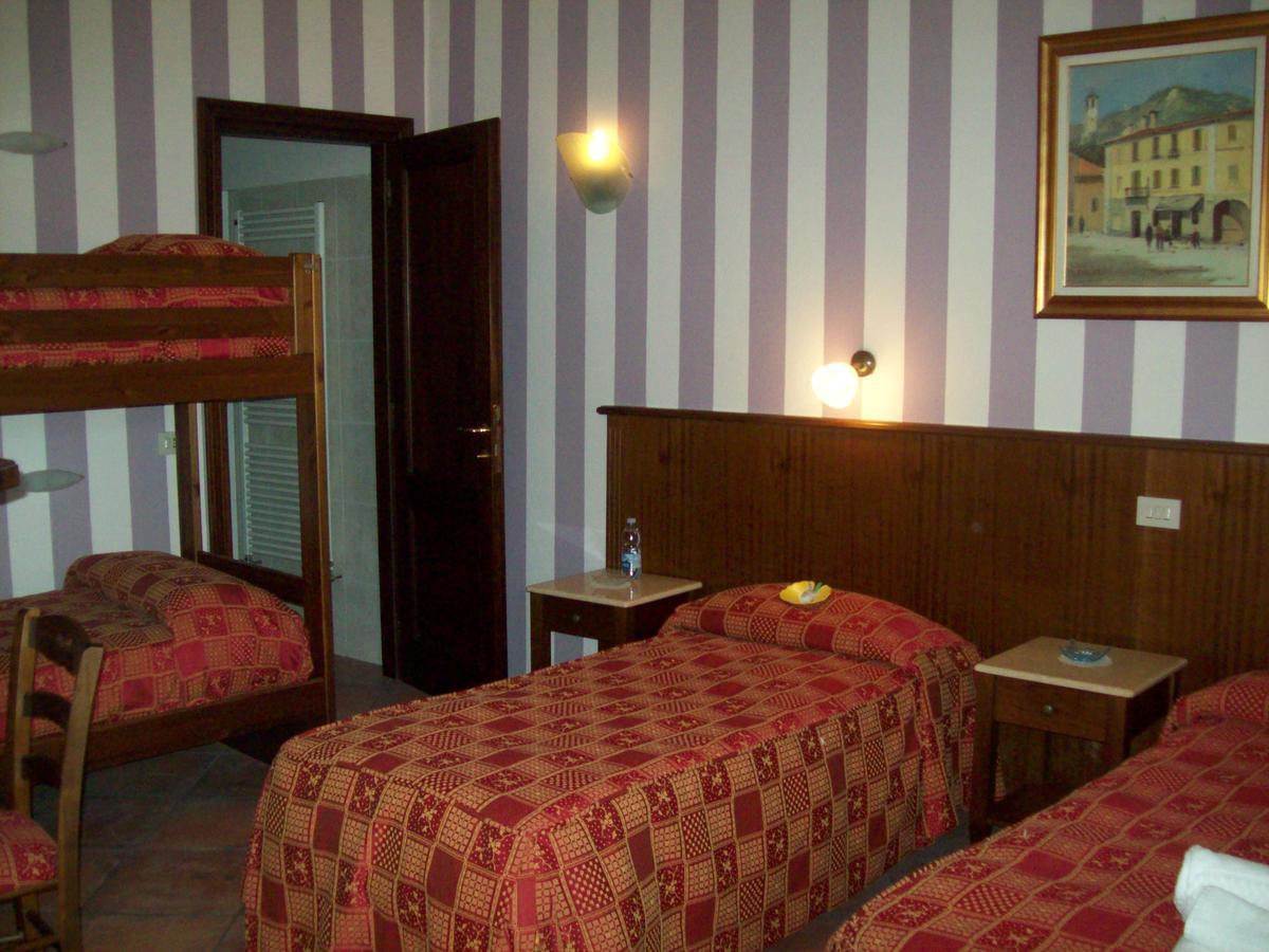 Hotel Excalibur Revello ภายนอก รูปภาพ