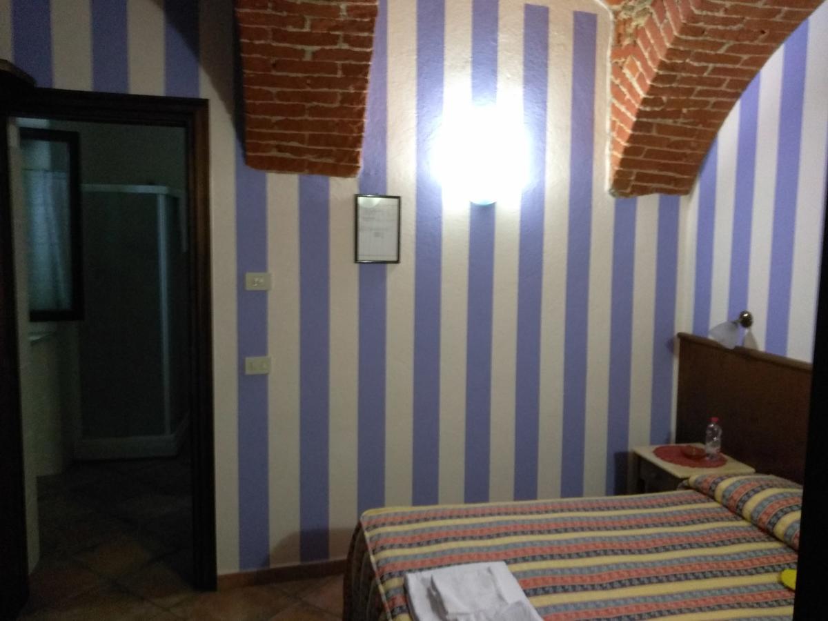 Hotel Excalibur Revello ภายนอก รูปภาพ