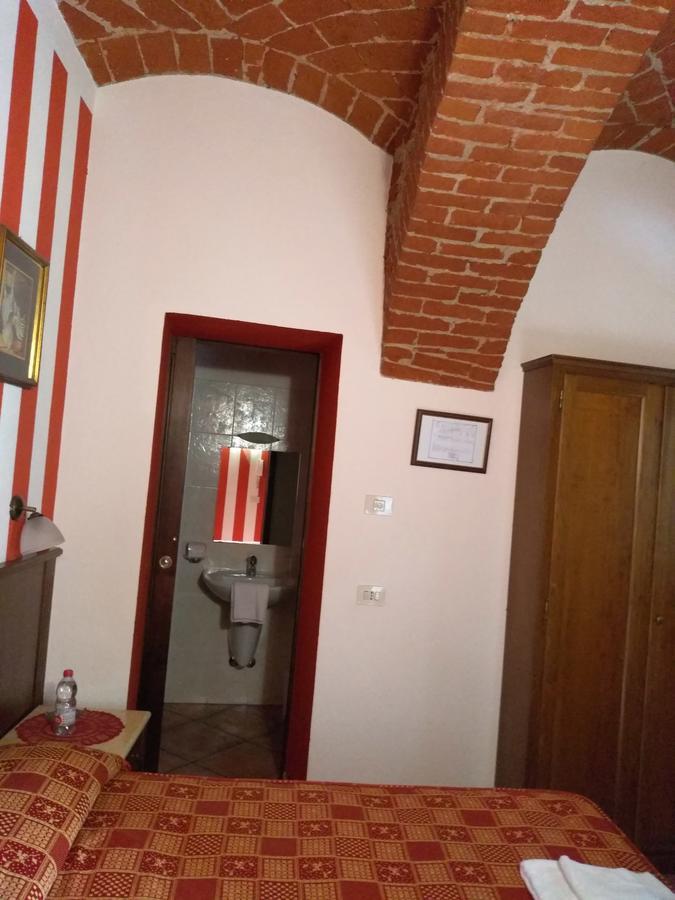 Hotel Excalibur Revello ภายนอก รูปภาพ