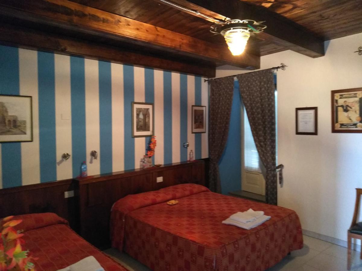 Hotel Excalibur Revello ภายนอก รูปภาพ